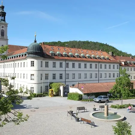 65qm Klosterblick Im Historischen Pfarrhaus Apartment